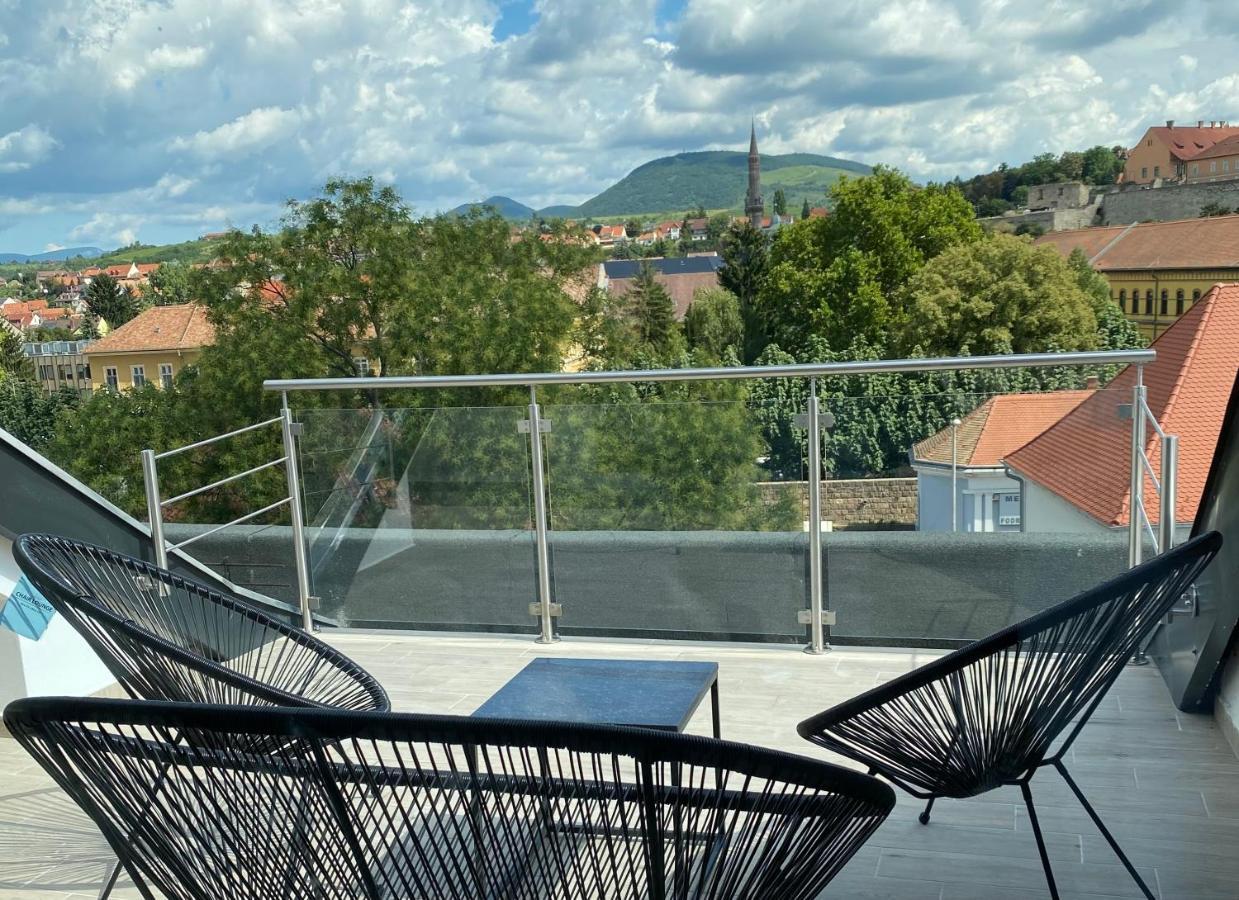Rooftop * Eger